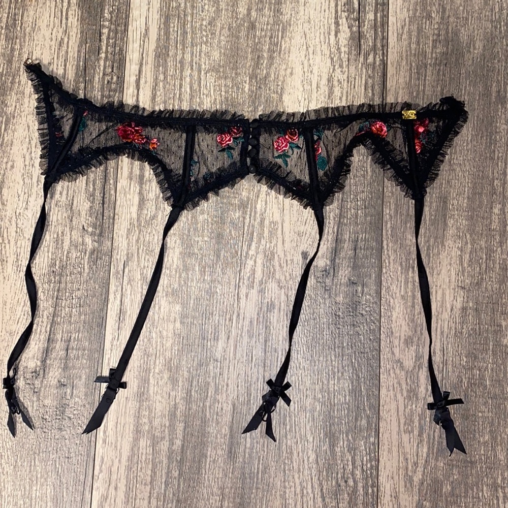 LOVE AND LEMONS by VS Rose Embroidered Garter Belt